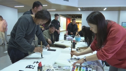 遼寧省美術家赴塔城地區開展美術交流活動捐贈儀式在沙灣市舉行