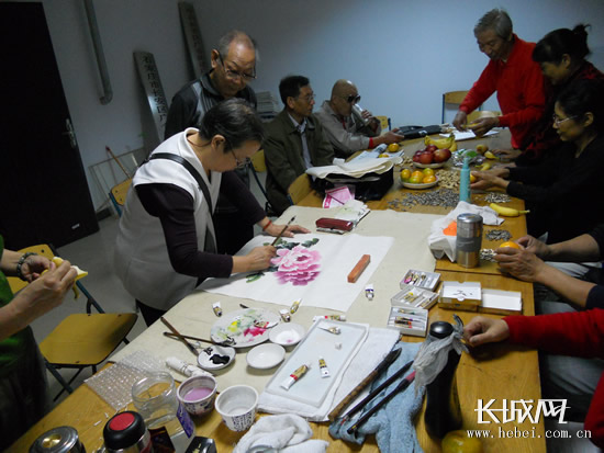 迎接重陽節 石市社區開展老年書畫展活動[圖]-新聞