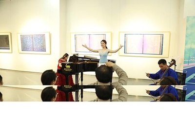 藝術青年走進798展館做音樂分享會